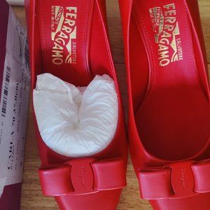 Salvatore Ferragamo Vara Carla 70mm Coral Patent Leather Bow Heel Pumps